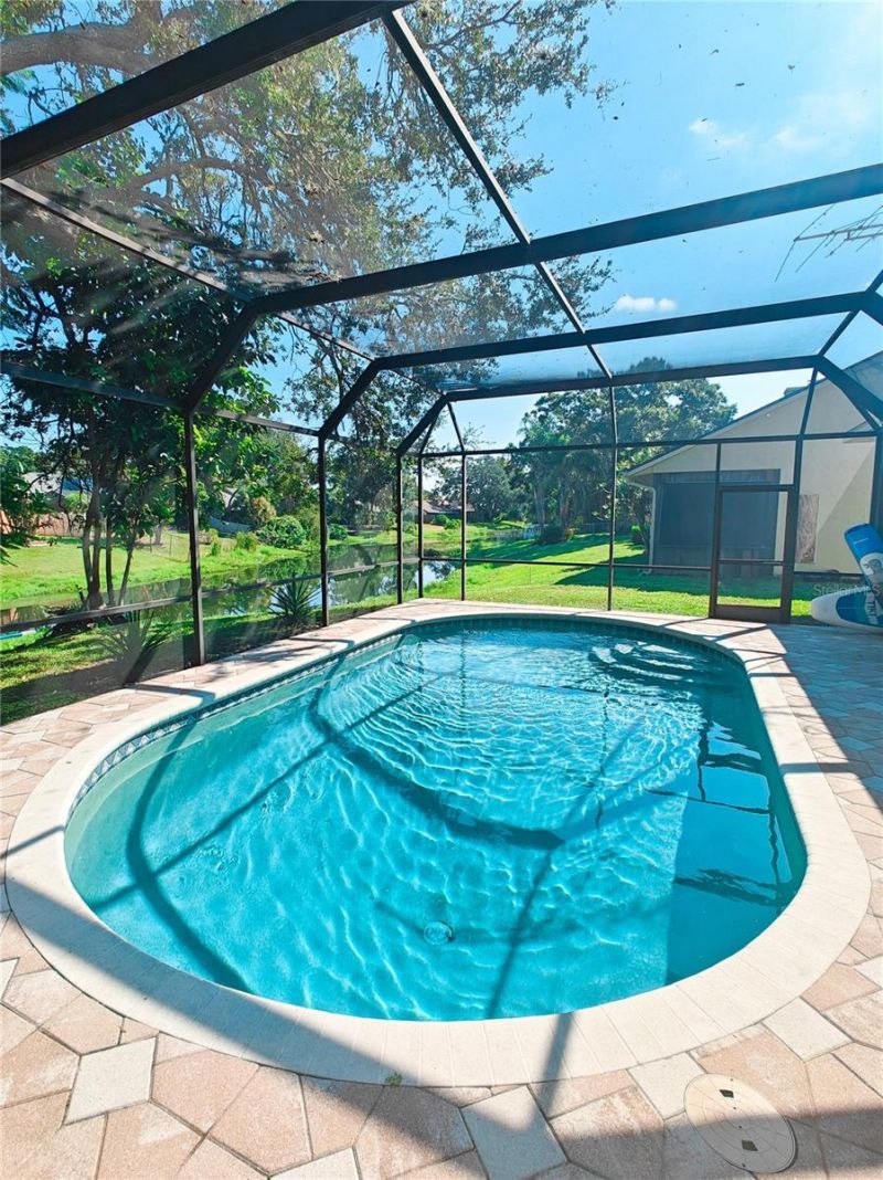 4907 82nd Place E, Sarasota, FL 34243 Photo