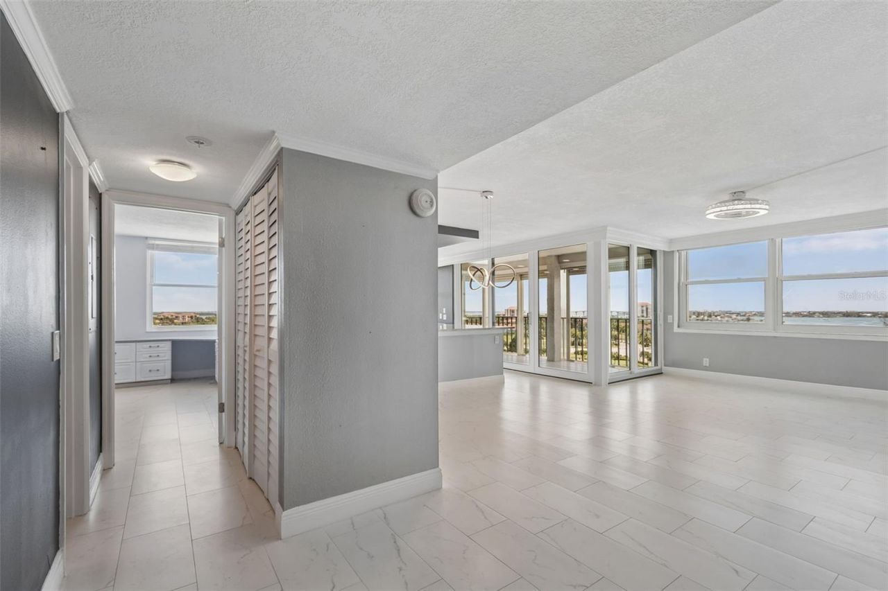 6265 Sun Boulevard, Unit 1004, Saint Petersburg, FL 33715 Photo