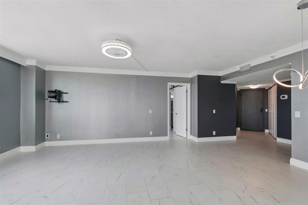 6265 Sun Boulevard, Unit 1004, Saint Petersburg, FL 33715 Photo