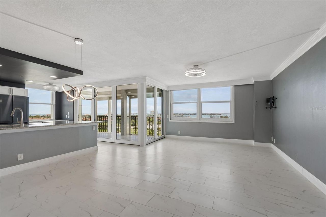 6265 Sun Boulevard, Unit 1004, Saint Petersburg, FL 33715 Photo