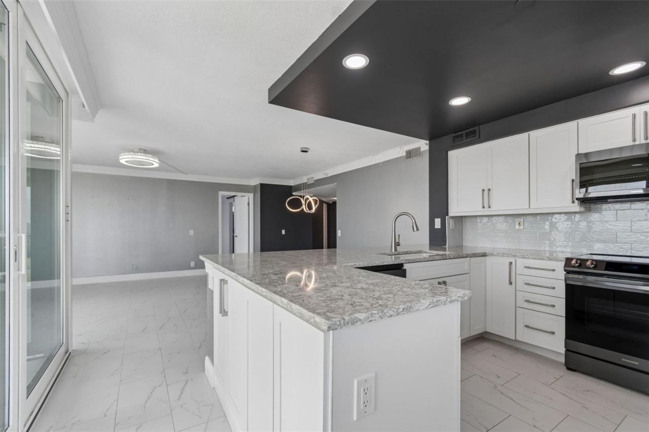 6265 Sun Boulevard, Unit 1004, Saint Petersburg, FL 33715 Photo