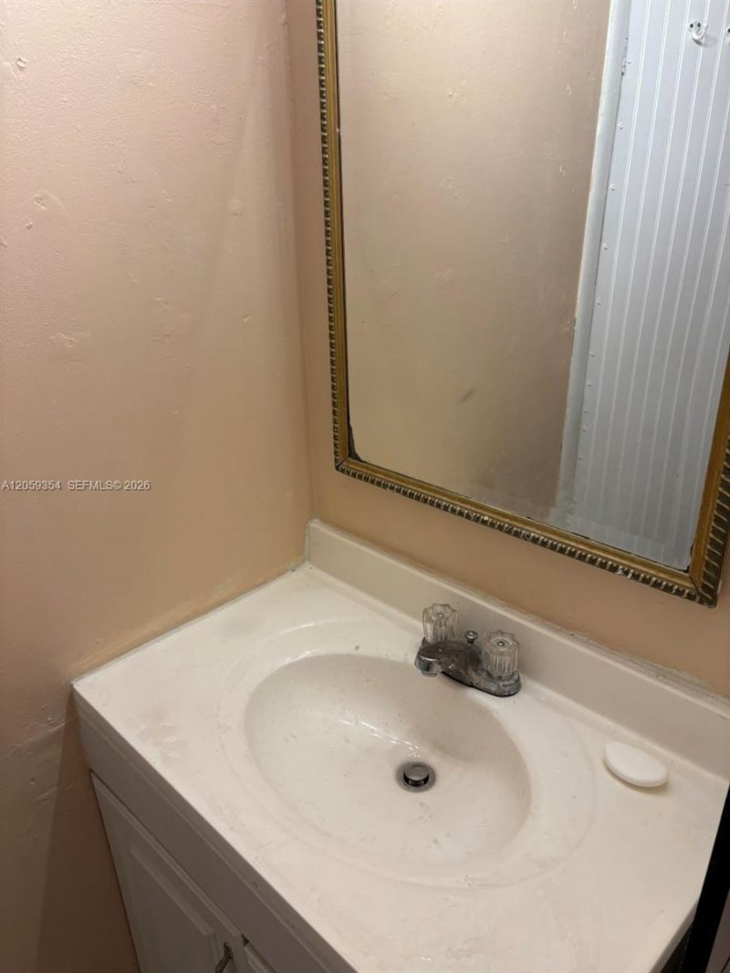 7930 NW 174th Ter, Hialeah, FL 33015 Photo