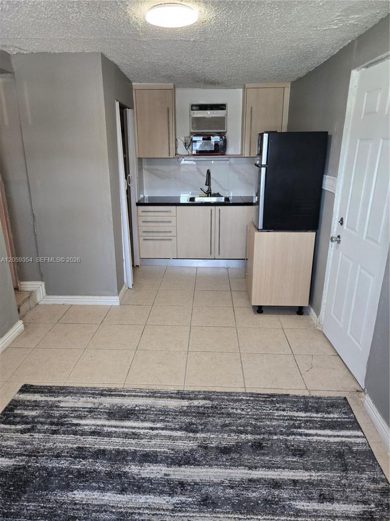 7930 NW 174th Ter, Hialeah, FL 33015 Photo
