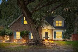 5452 Roxbury Drive photo 4