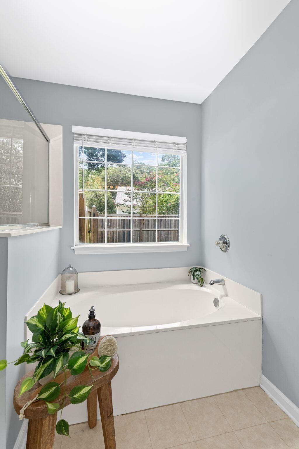 5452 Roxbury Drive Photo 26