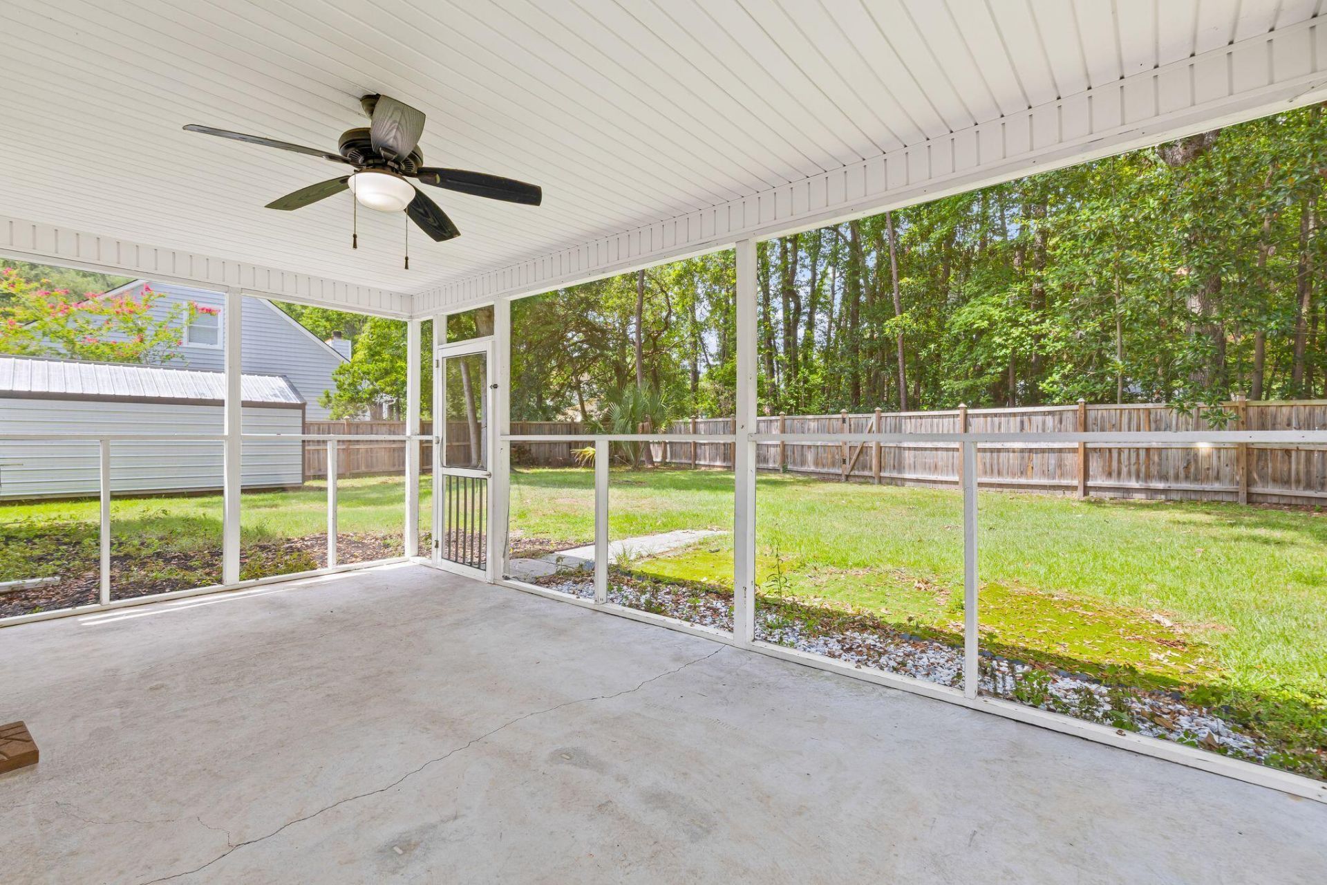 5452 Roxbury Drive Photo 39