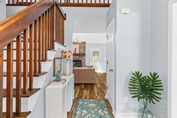 5452 Roxbury Drive photo 4