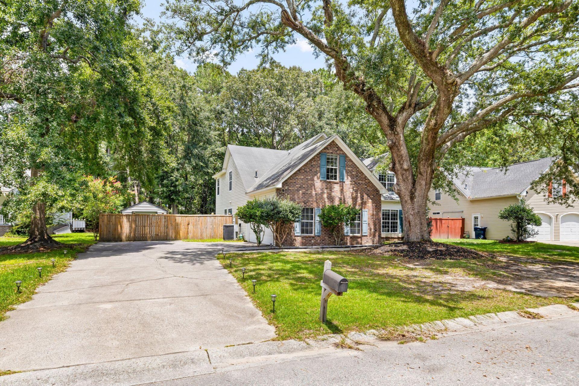 5452 Roxbury Drive Photo 48