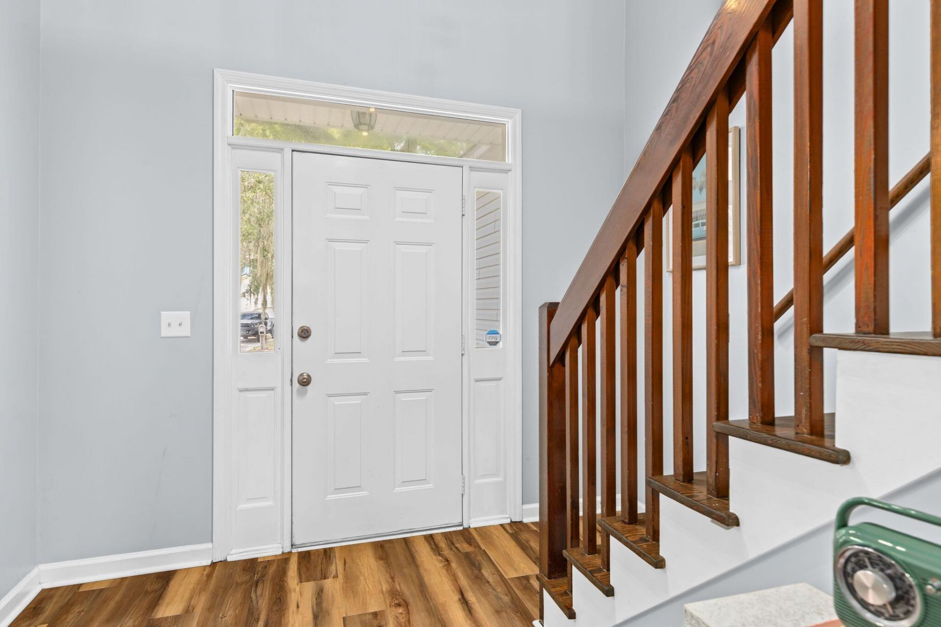 5452 Roxbury Drive Photo 8