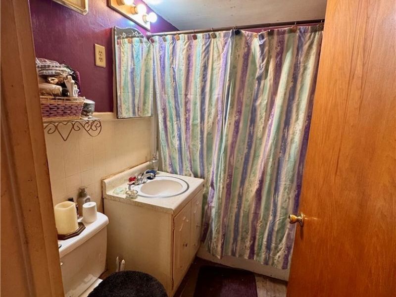 836 Main Street, Bridgeport, OH 43912 Photo 10