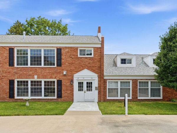 3215 E LOCUST Street , Unit 71, Davenport, IA 52803
