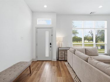 3128 Wayside Avenue, Fort Worth, TX 76110
