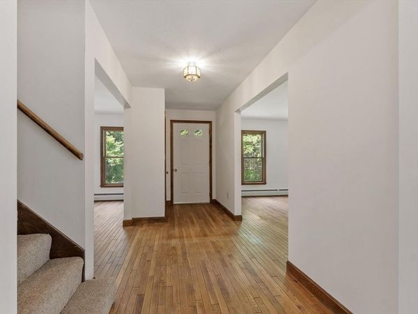 686 Scott Rd, Fitchburg, MA 01420