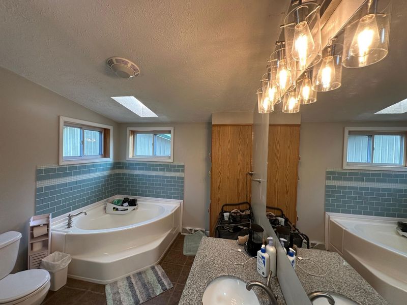 19360 Hampshire Road, Utica, OH 43080 Photo 12