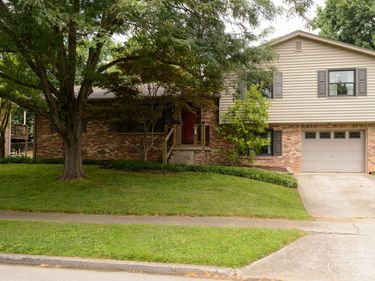 3279 Waterford Park, Lexington, KY 40517