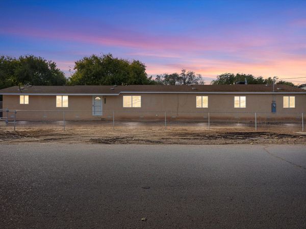 2224 Bartolo Avenue SW, Albuquerque, NM 87105