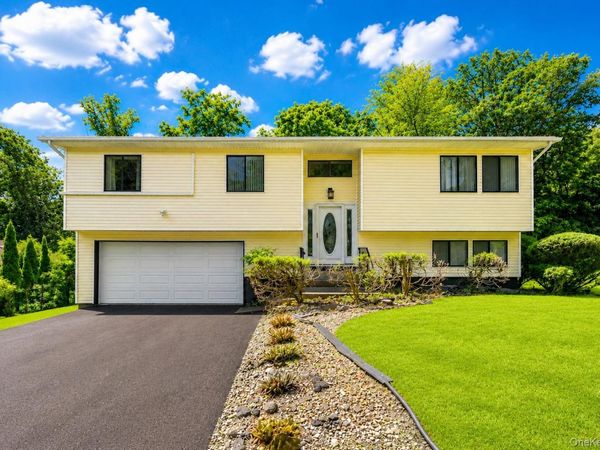23 Carriage Lane, Spring Valley, NY 10977