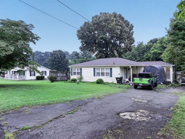 390 NE Ledford Road , Cleveland, TN 37323