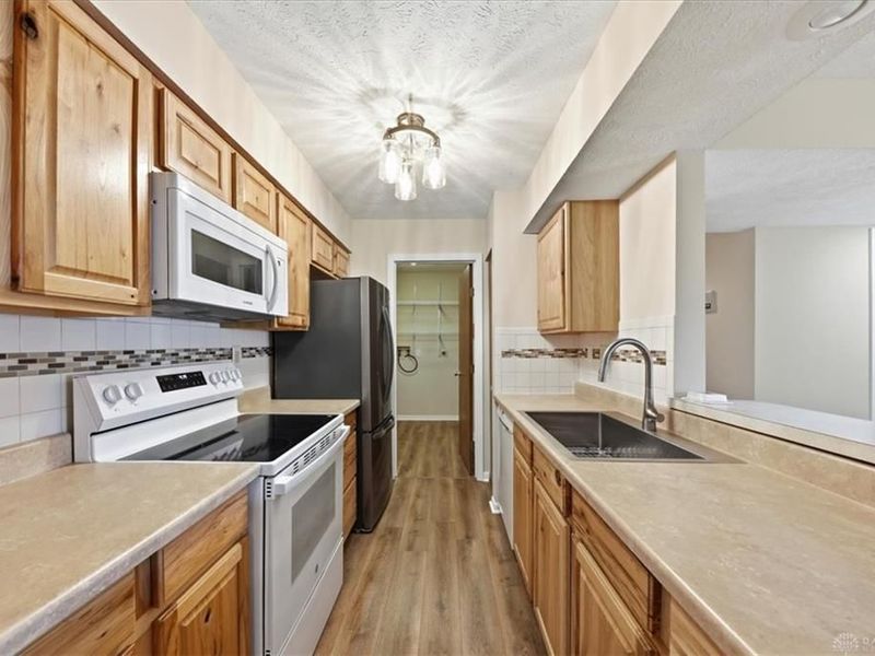 1501 Lake Pointe Way, Centerville, OH 45459 Photo 11