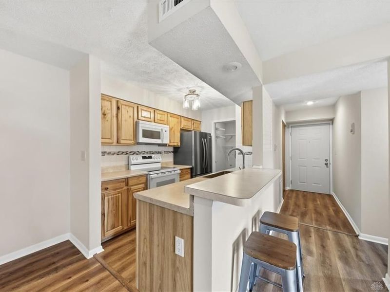 1501 Lake Pointe Way, Centerville, OH 45459 Photo 9