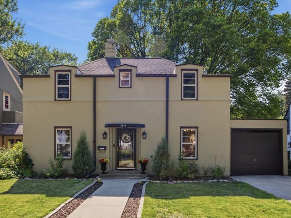 1541 9th Street S, Fargo, ND 58103