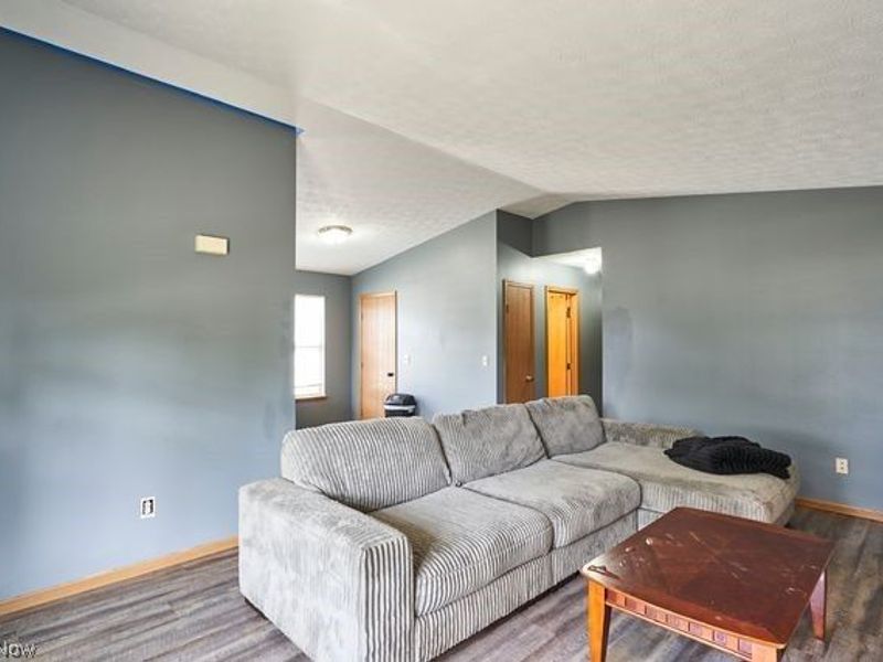 1843 Springfield Center Rd, Akron, OH 44312 Photo 11