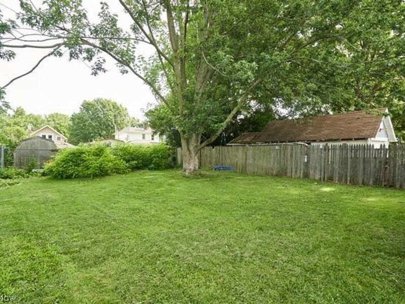 1843 Springfield Center Rd, Akron, OH 44312 Photo 5