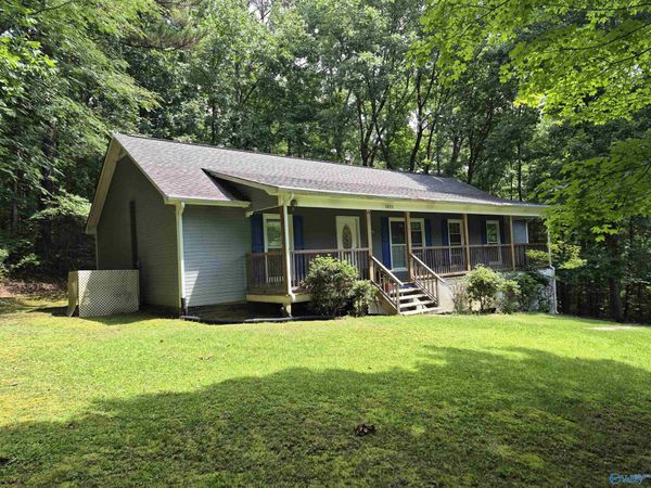3805 Fall Bluff Drive SW, Decatur, AL 35603