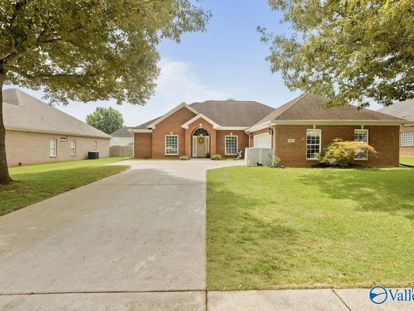 705 Wade Road, Owens Cross Roads, AL 35763