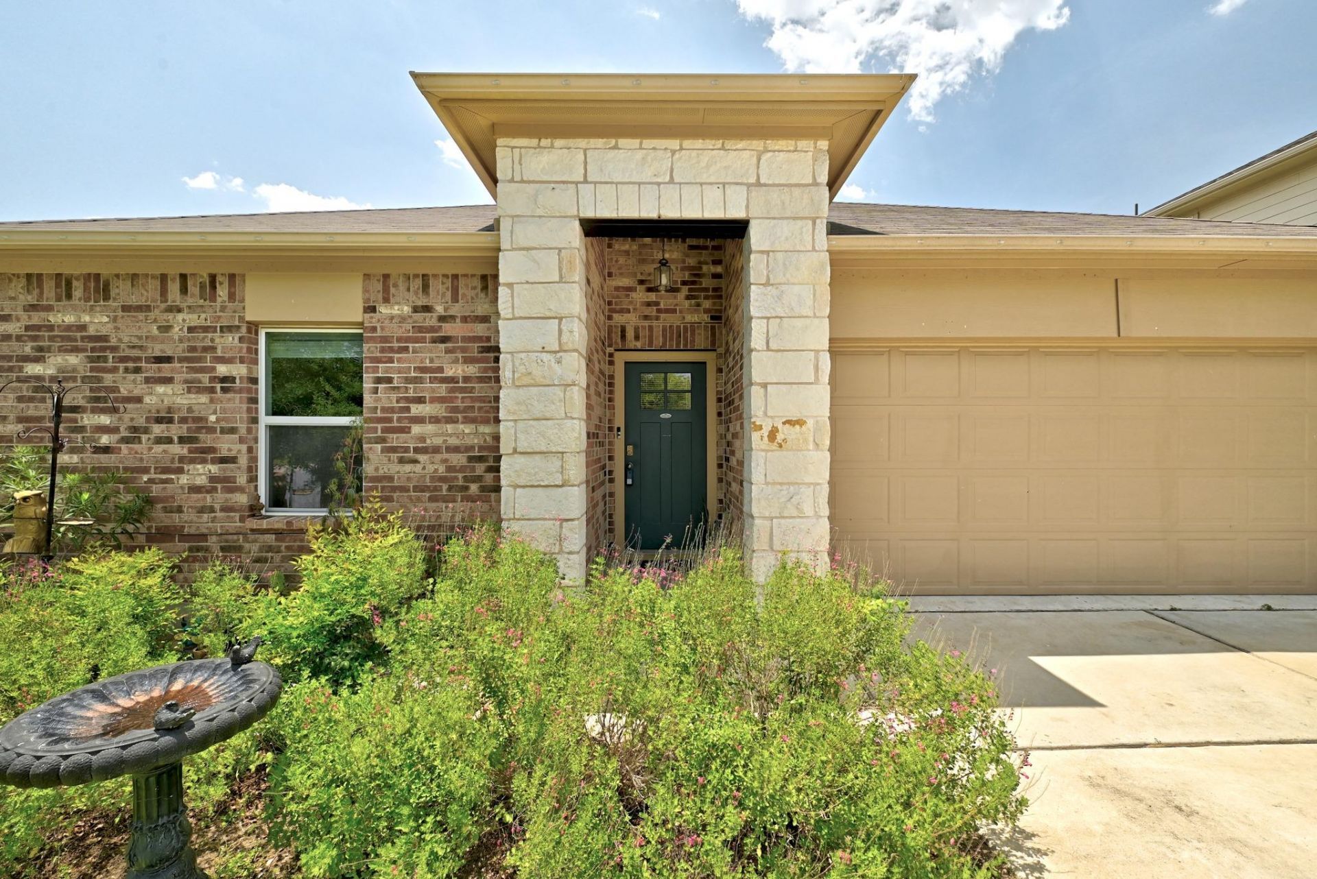 6712 May Shower Dr, Austin, TX 78744 Main Photo