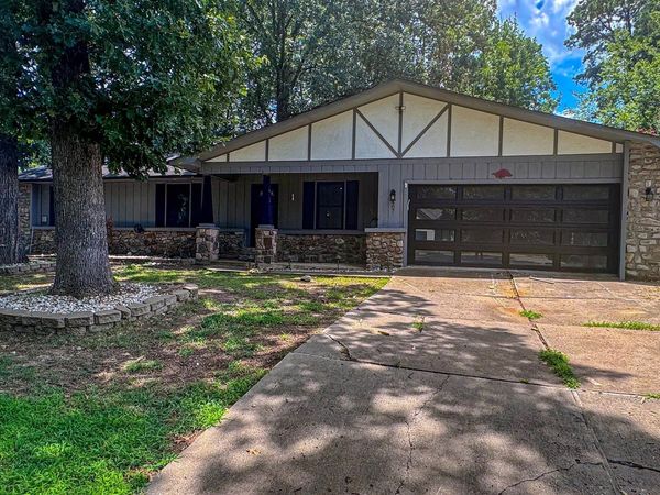 2407 Brookwood Street, Benton, AR 72015