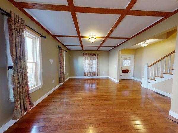 101 Magoun Ave, Unit 101, Medford, MA 02155