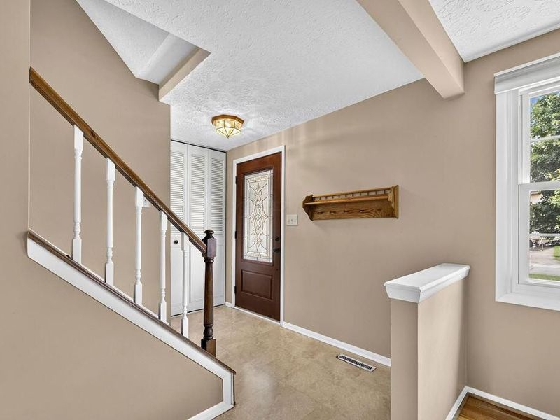 977 Danvers Avenue , Westerville, OH 43081 Photo 7