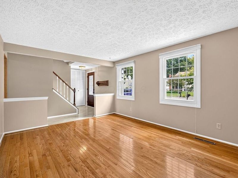 977 Danvers Avenue , Westerville, OH 43081 Photo 9