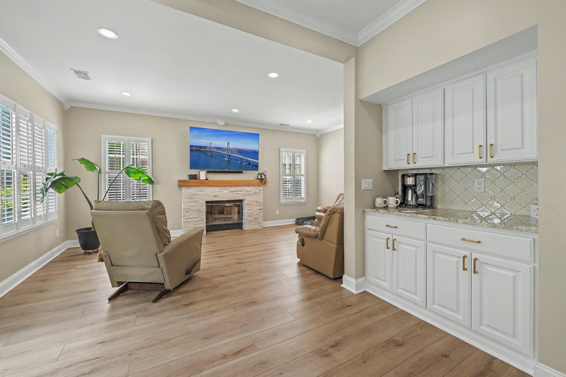 203 N Pembroke Drive Photo 24
