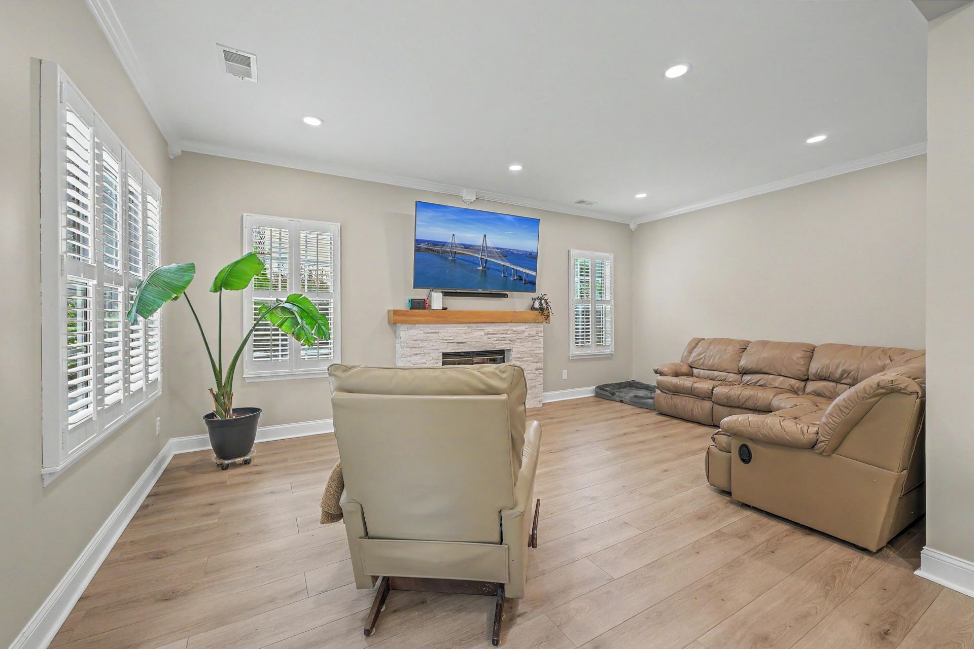 203 N Pembroke Drive Photo 25