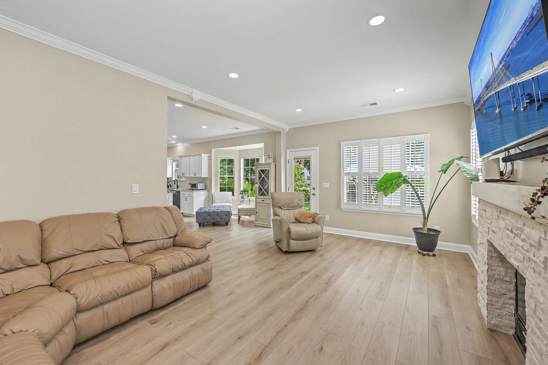 203 N Pembroke Drive Photo 27