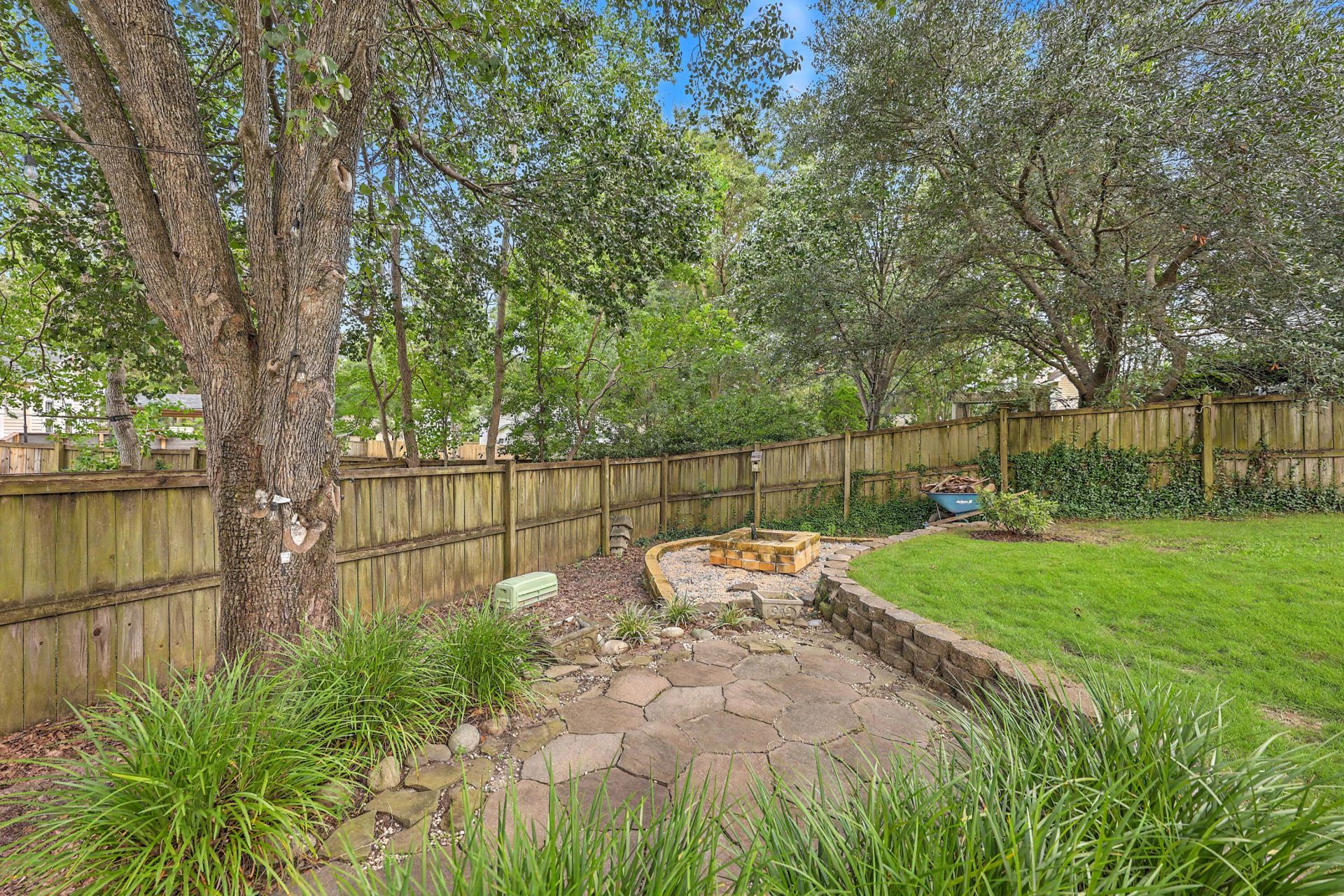 203 N Pembroke Drive Photo 46
