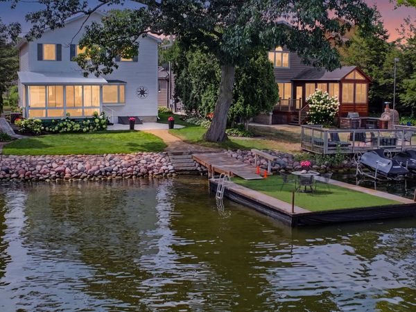 28906 Beach Dr, Waterford, WI 53185
