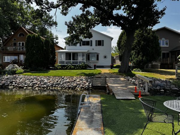 28906 Beach Dr, Waterford, WI 53185