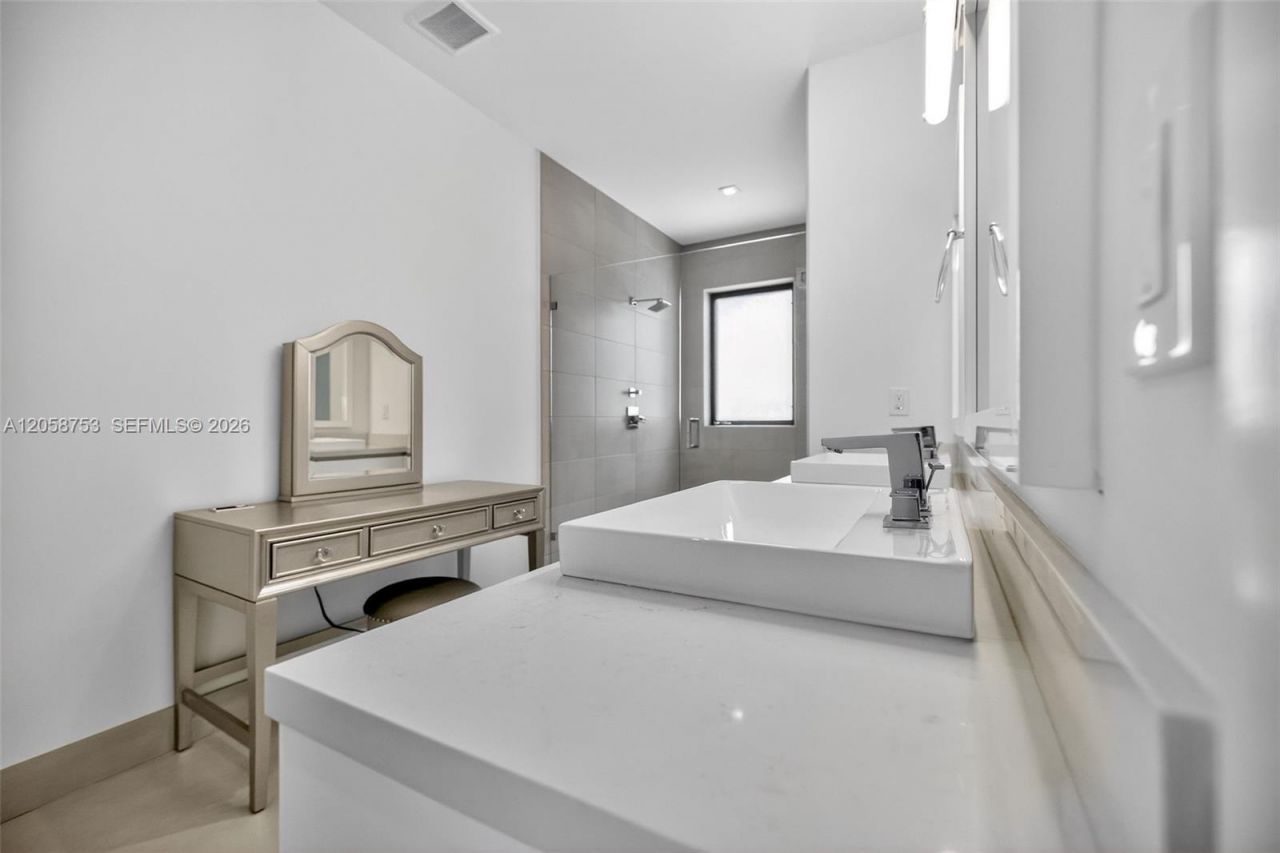 16709 N Botaniko Dr N , Weston, FL 33326 Photo