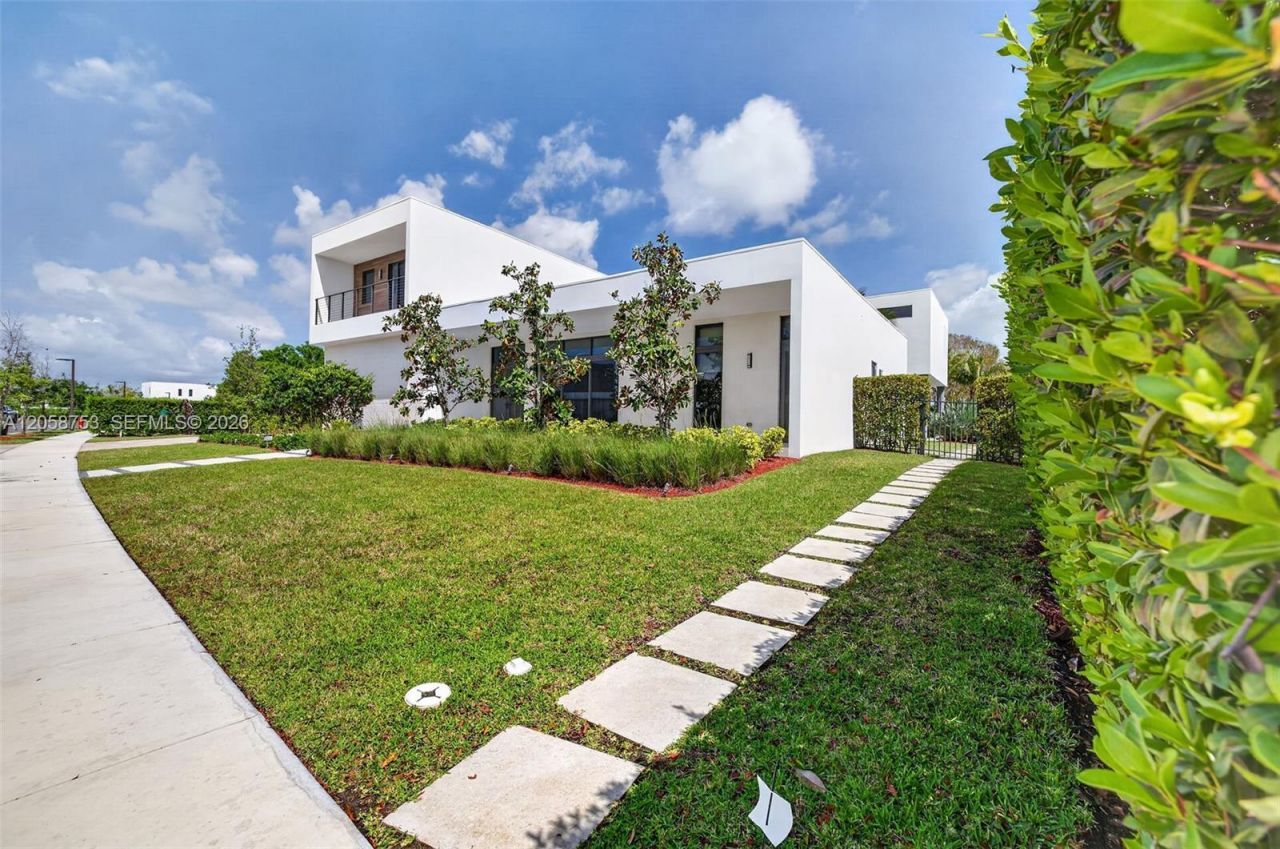 16709 N Botaniko Dr N , Weston, FL 33326 Photo