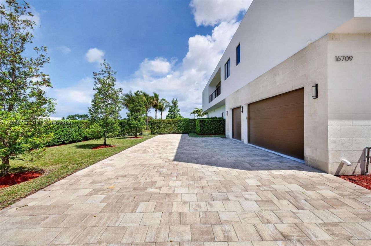 16709 N Botaniko Dr N , Weston, FL 33326 Photo