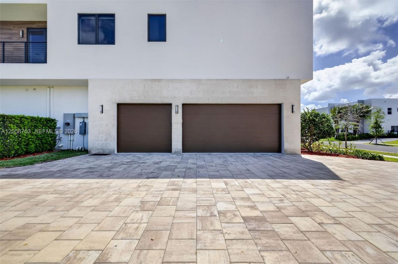 16709 N Botaniko Dr N , Weston, FL 33326 Photo
