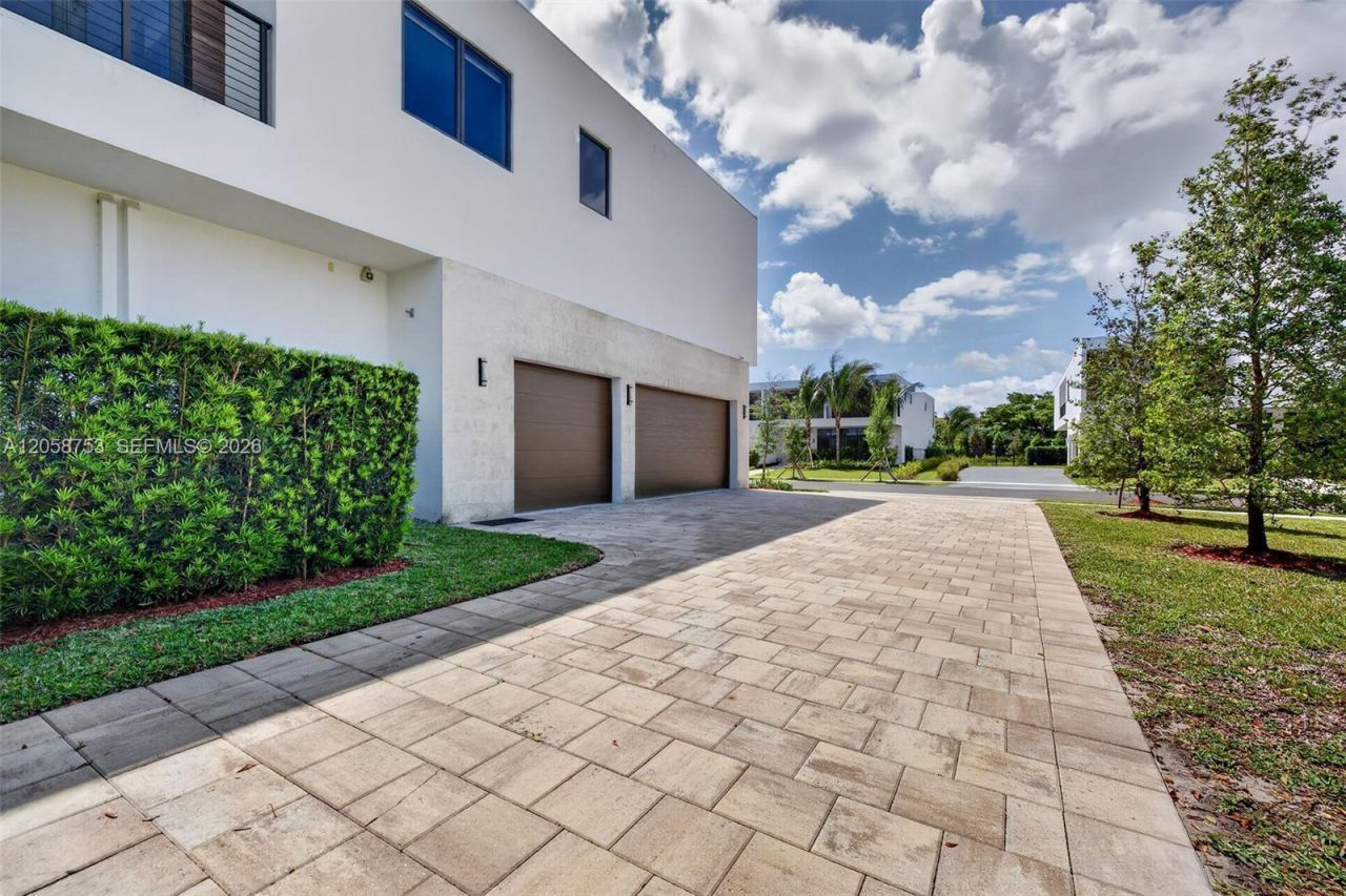 16709 N Botaniko Dr N , Weston, FL 33326 Photo
