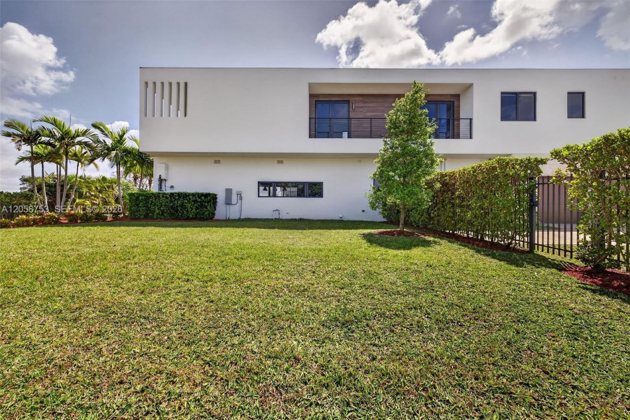 16709 N Botaniko Dr N , Weston, FL 33326 Photo