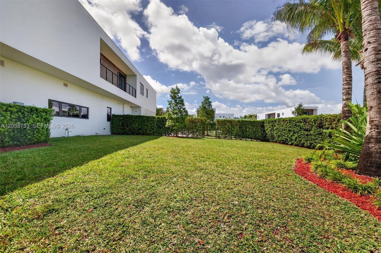 16709 N Botaniko Dr N , Weston, FL 33326 Photo