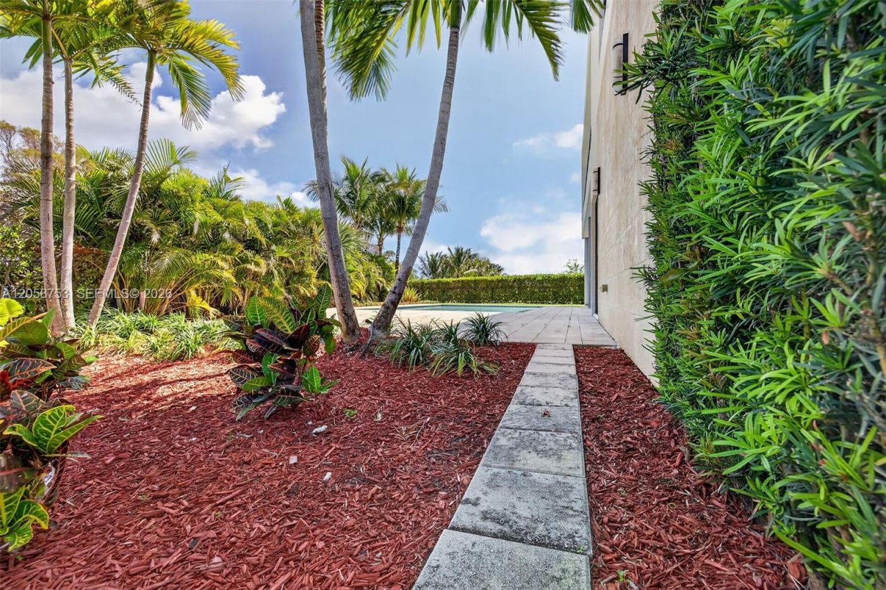 16709 N Botaniko Dr N , Weston, FL 33326 Photo