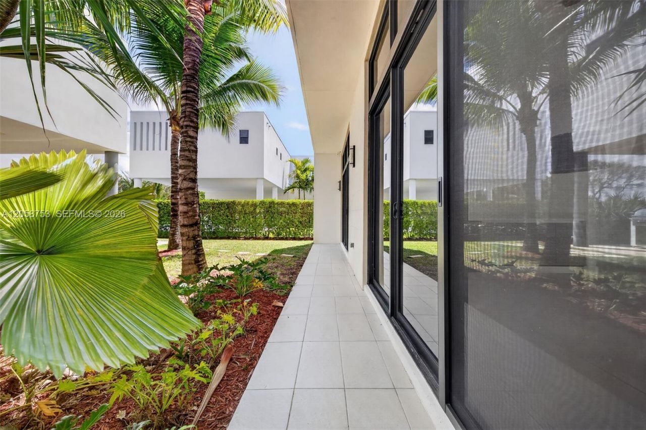 16709 N Botaniko Dr N , Weston, FL 33326 Photo