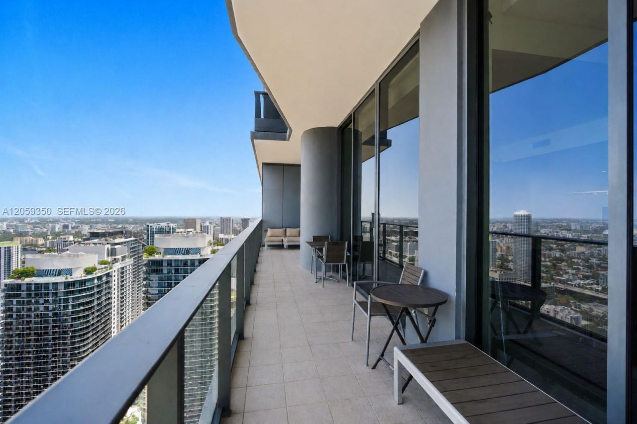 1000 Brickell, Unit PH6106, Miami, FL 33131 Photo